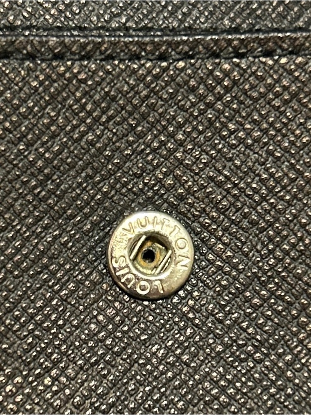 Louis Vuitton Black Taiga Textured Leather Men’s Wallet. Multiple sections- VGUC - Picture 5 of 15